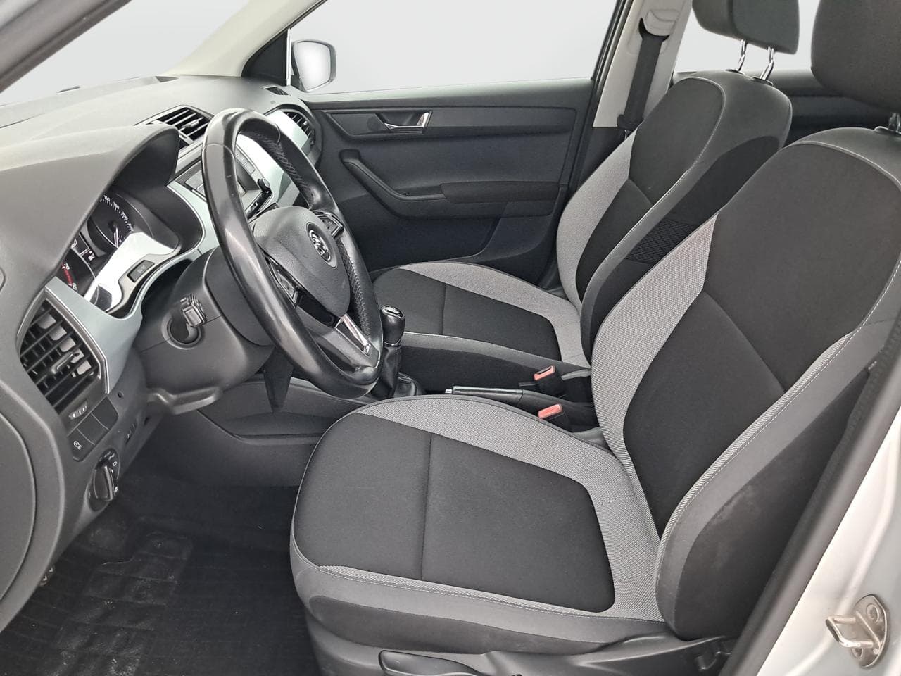 2015 Škoda FABIA - 16