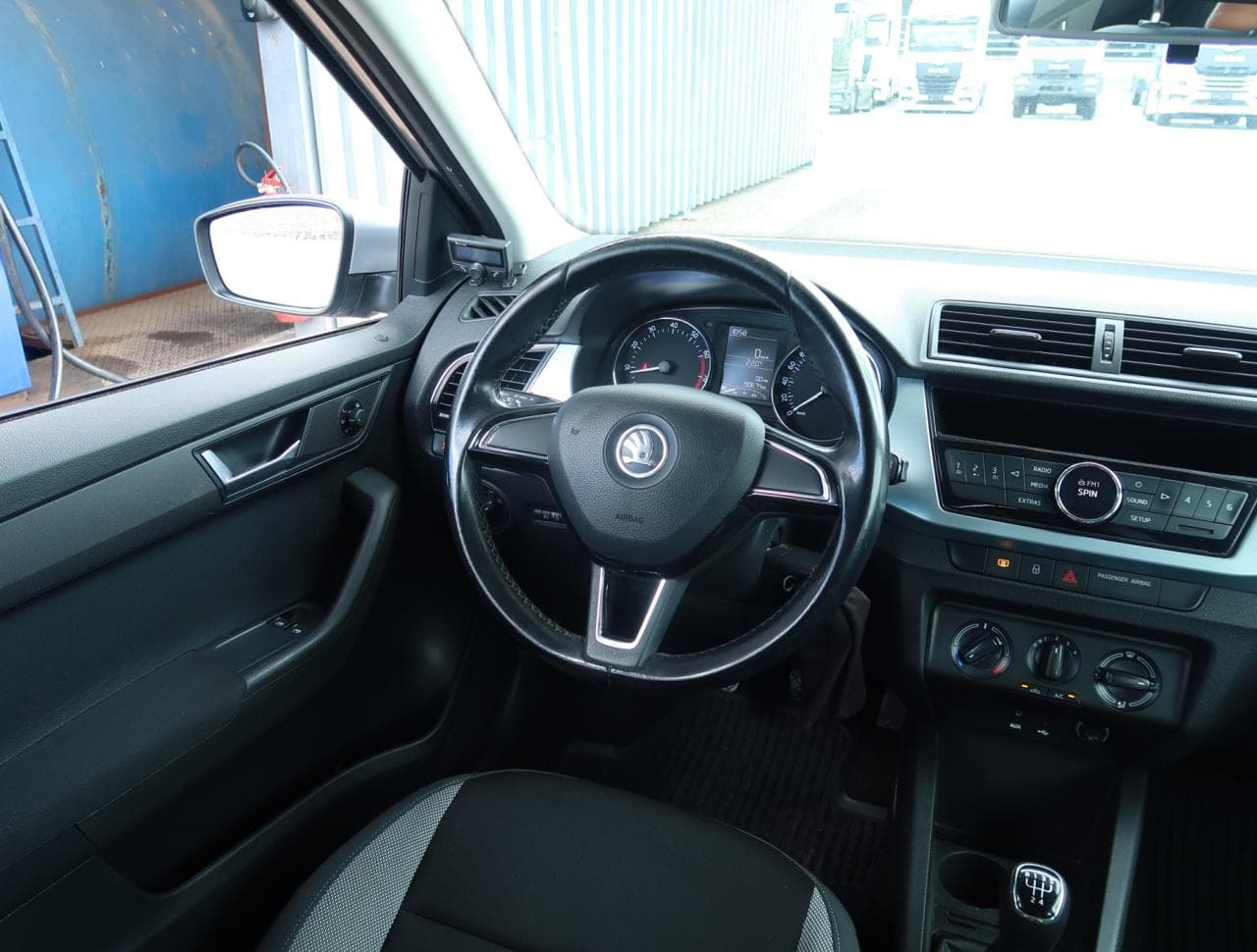 2016 Škoda FABIA - 9