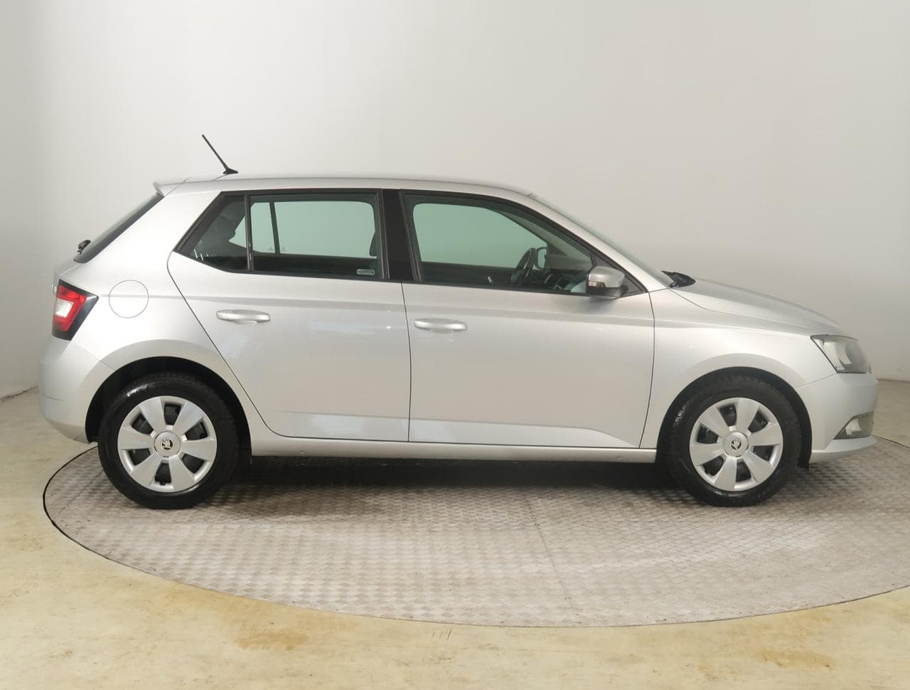 2016 Škoda FABIA - 8