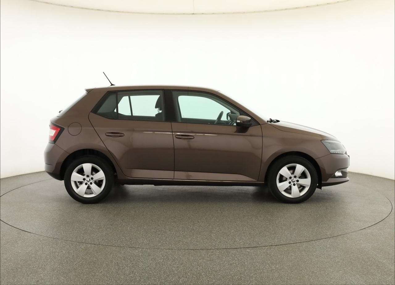 2015 Škoda FABIA - 8