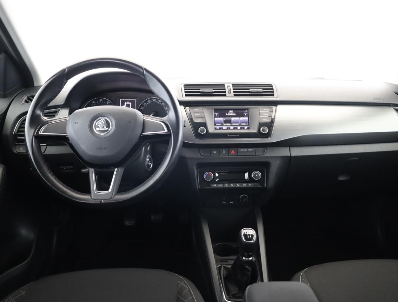 2015 Škoda FABIA - 9