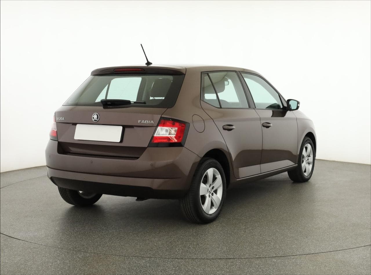 2015 Škoda FABIA - 7