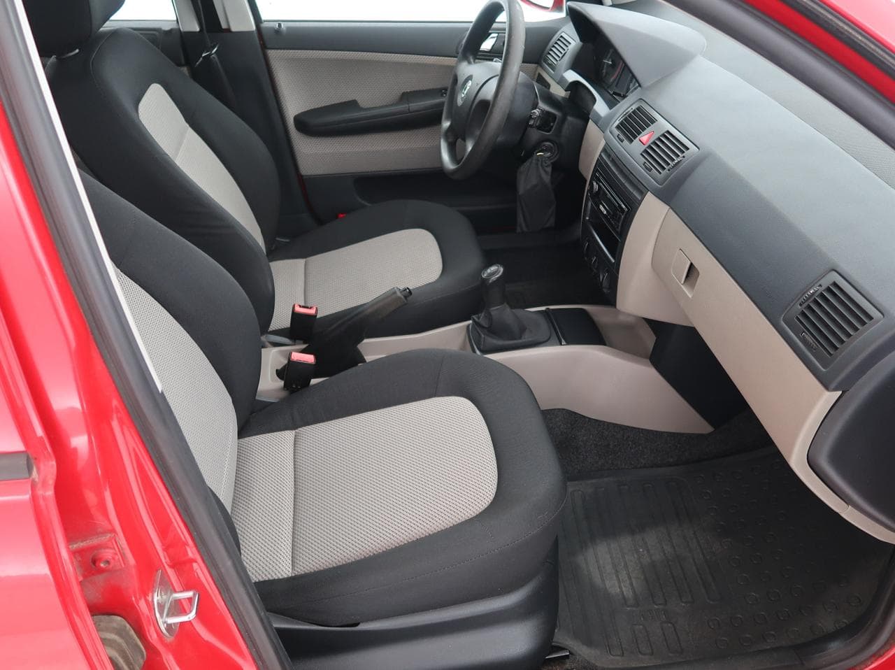 2004 Škoda FABIA - 12