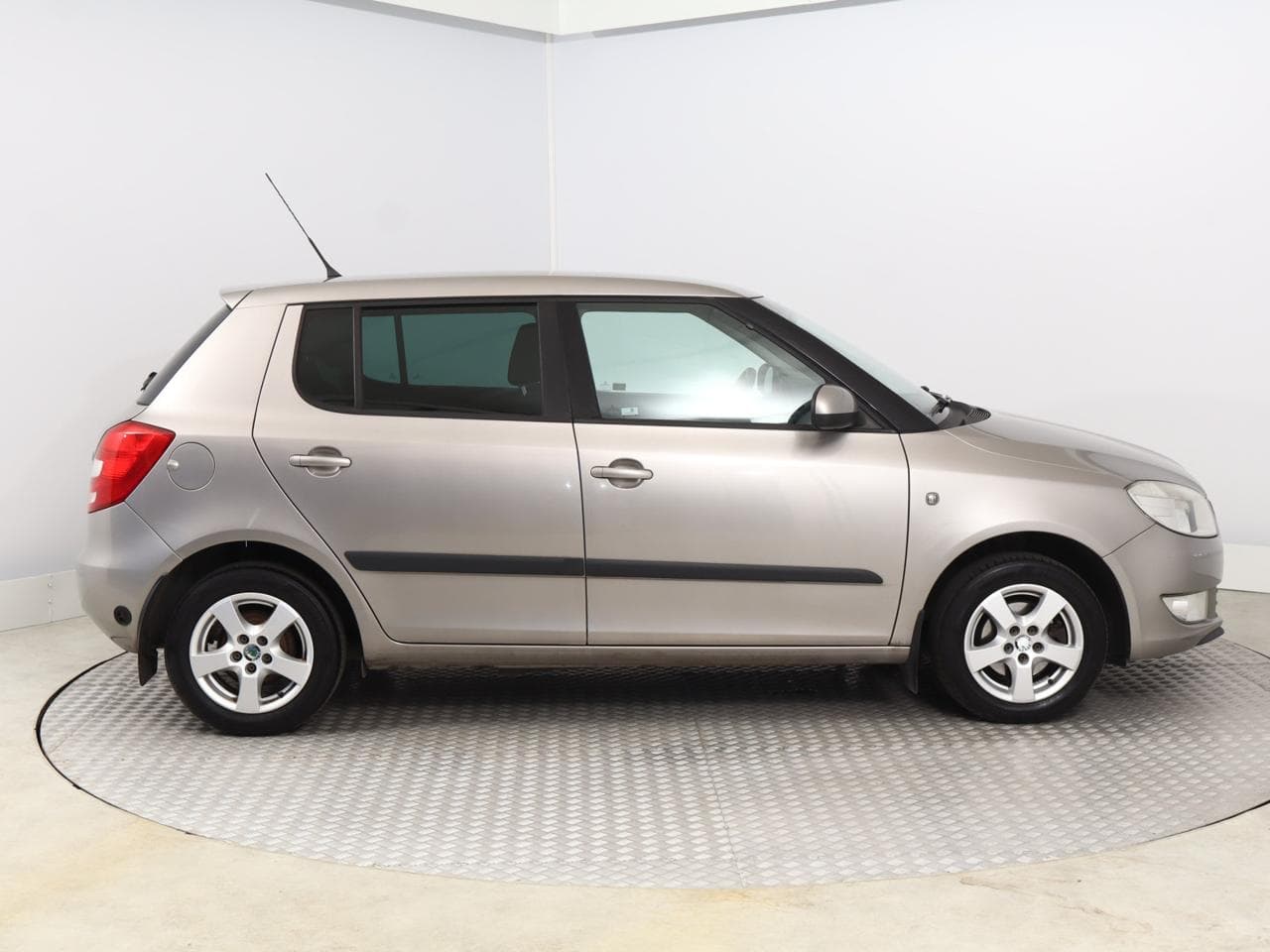 2011 Škoda FABIA - 8