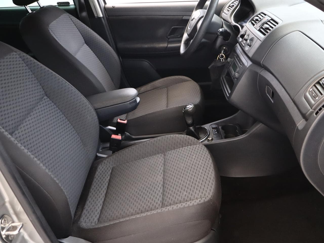 2011 Škoda FABIA - 10