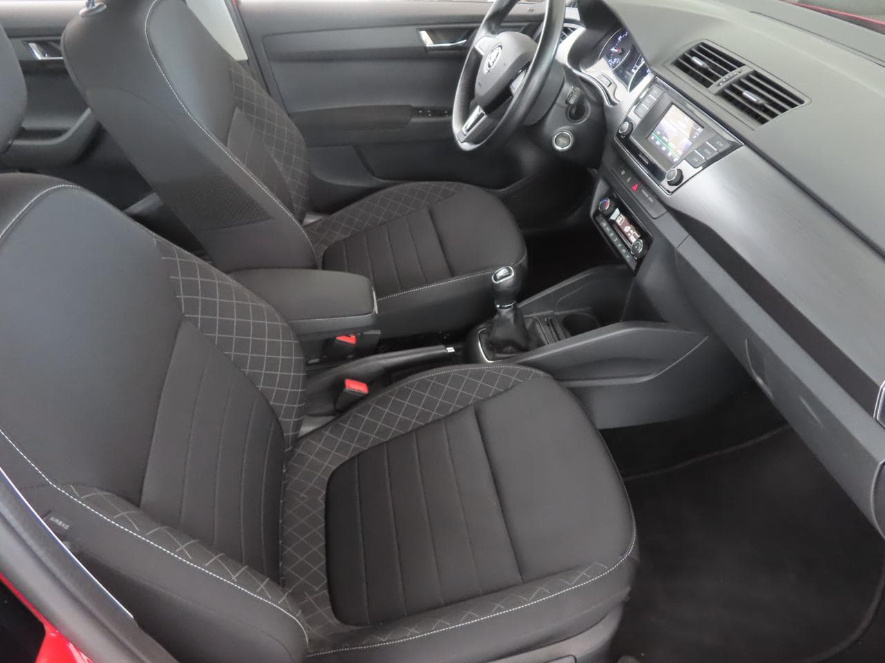 2015 Škoda FABIA - 12