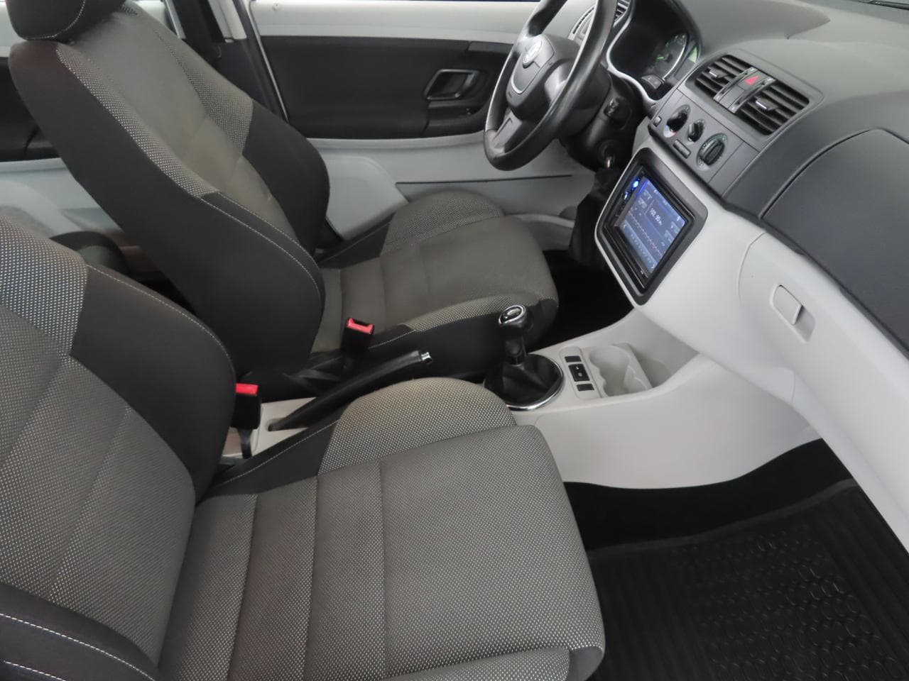 2011 Škoda FABIA - 12