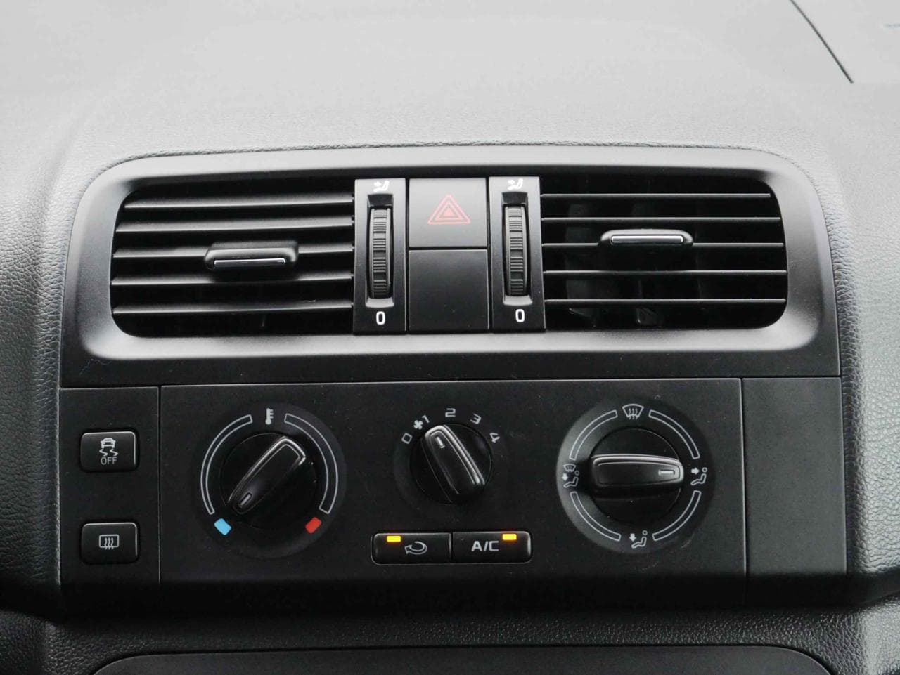 2014 Škoda FABIA - 11
