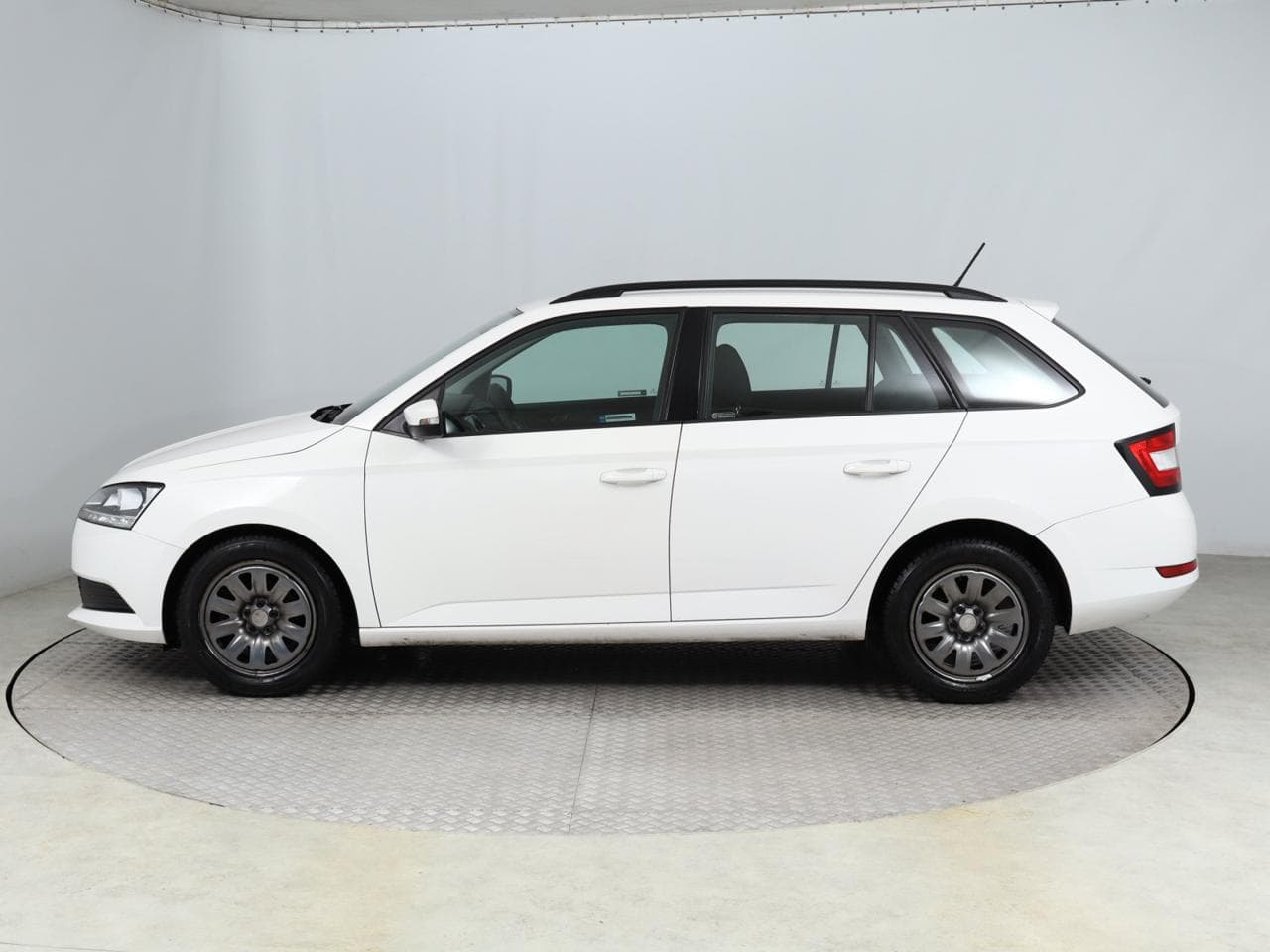 2021 Škoda FABIA - 4