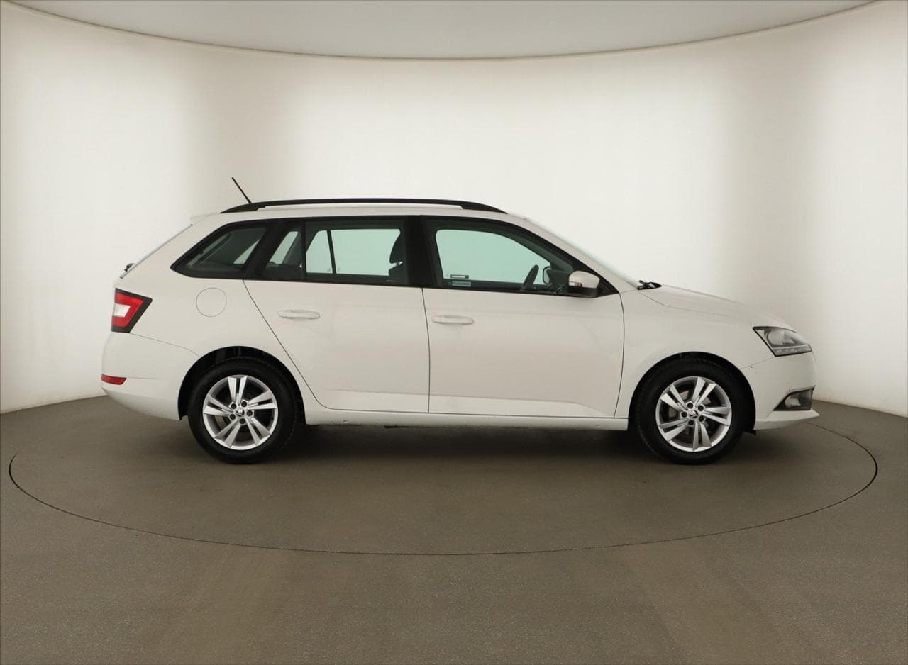 2022 Škoda Fabia - 8