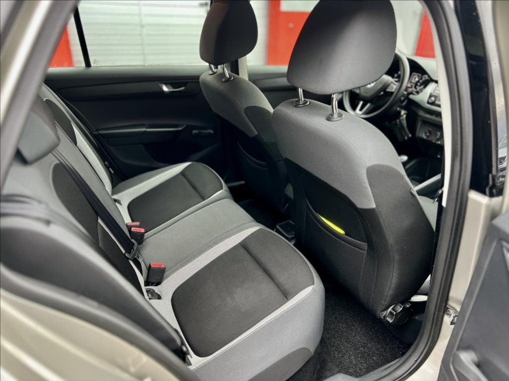 2015 Škoda Fabia - 16