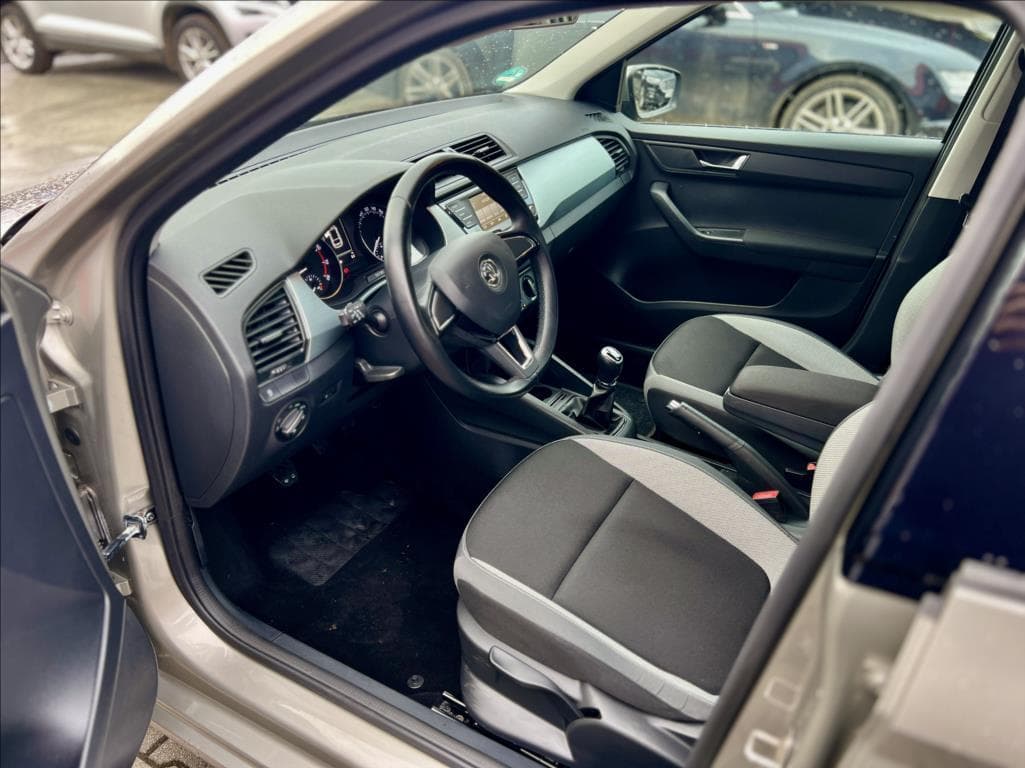 2015 Škoda Fabia - 11