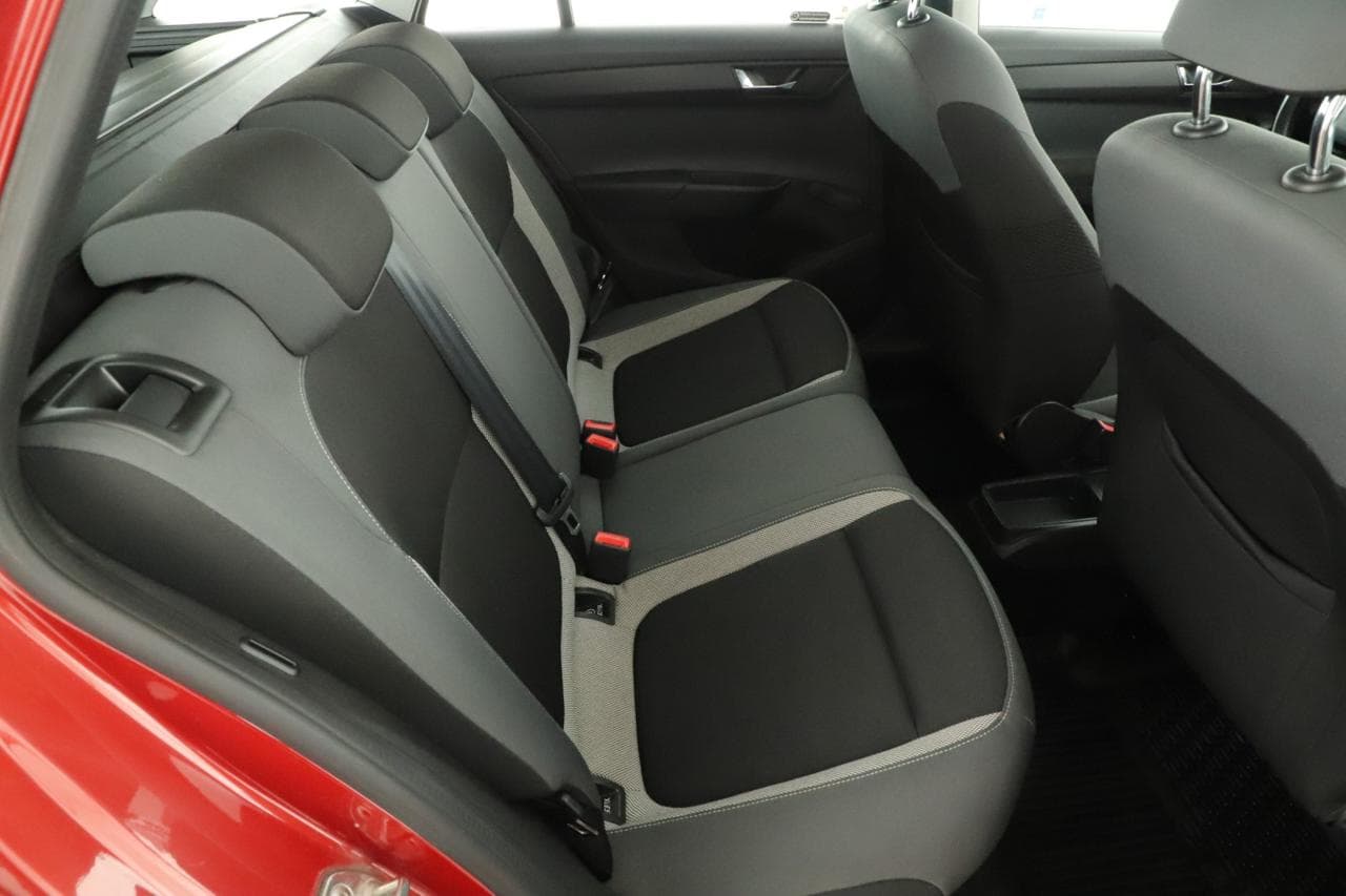 2015 Škoda Fabia - 11