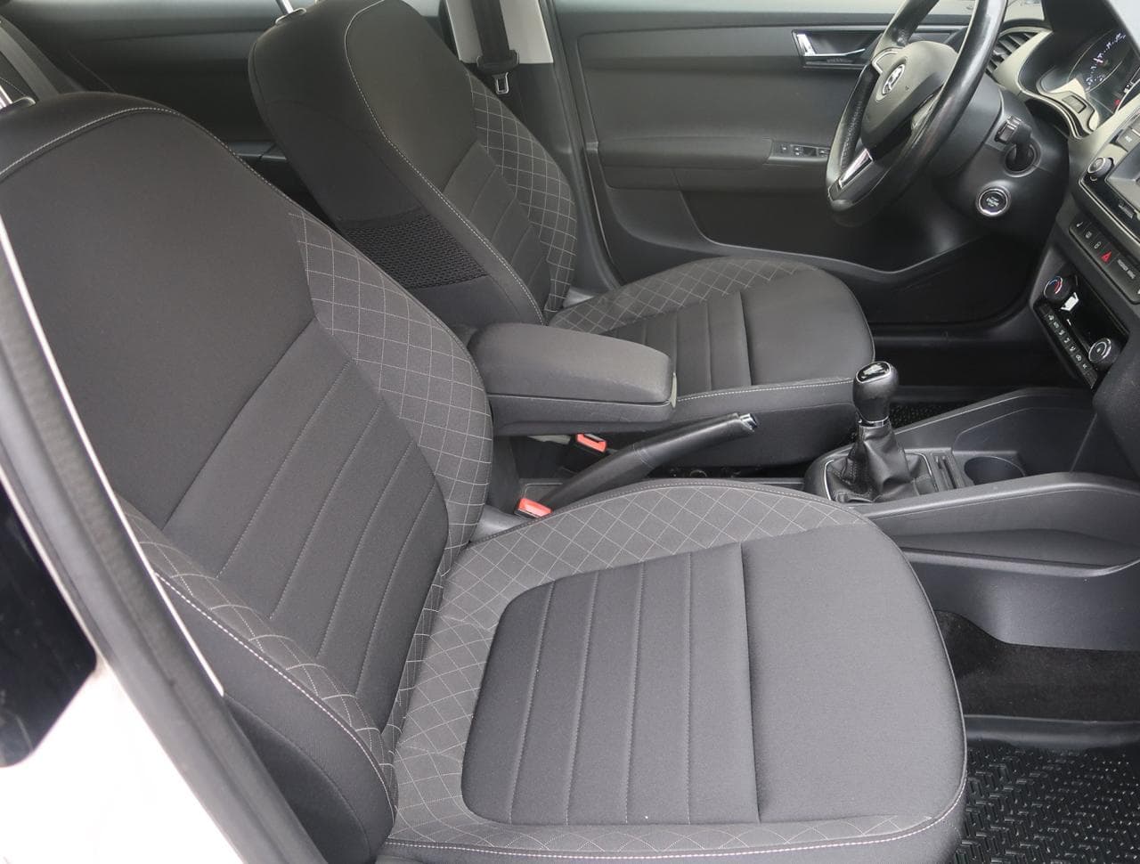 2016 Škoda Fabia - 12