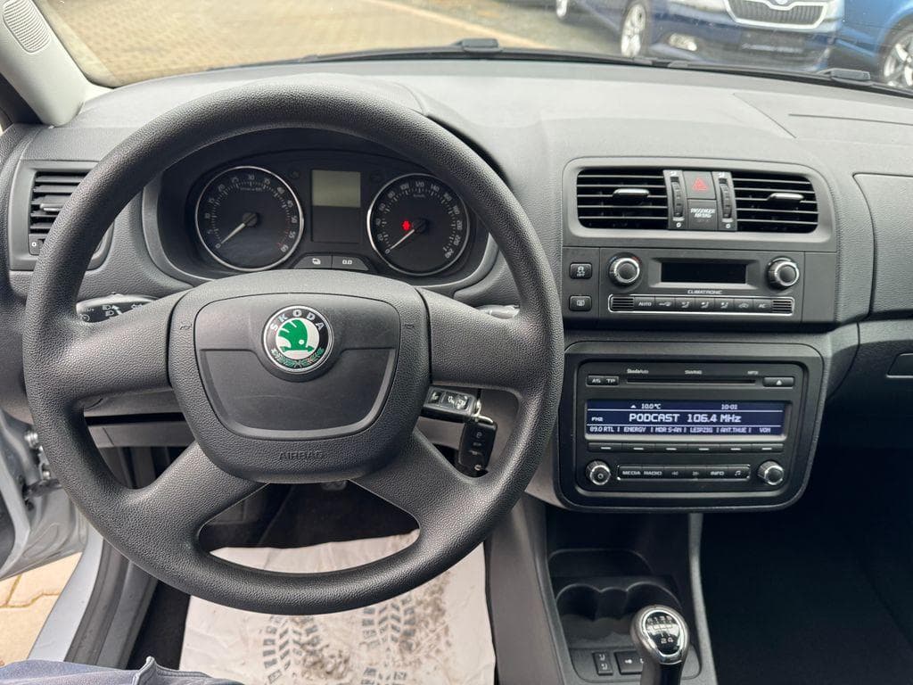 2011 Škoda Fabia - 12