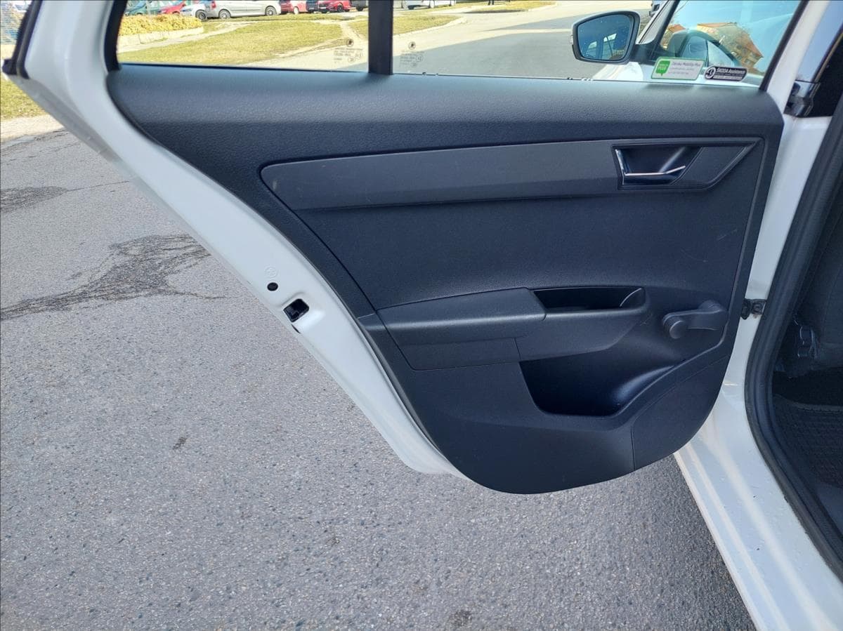 2015 Škoda Fabia - 17