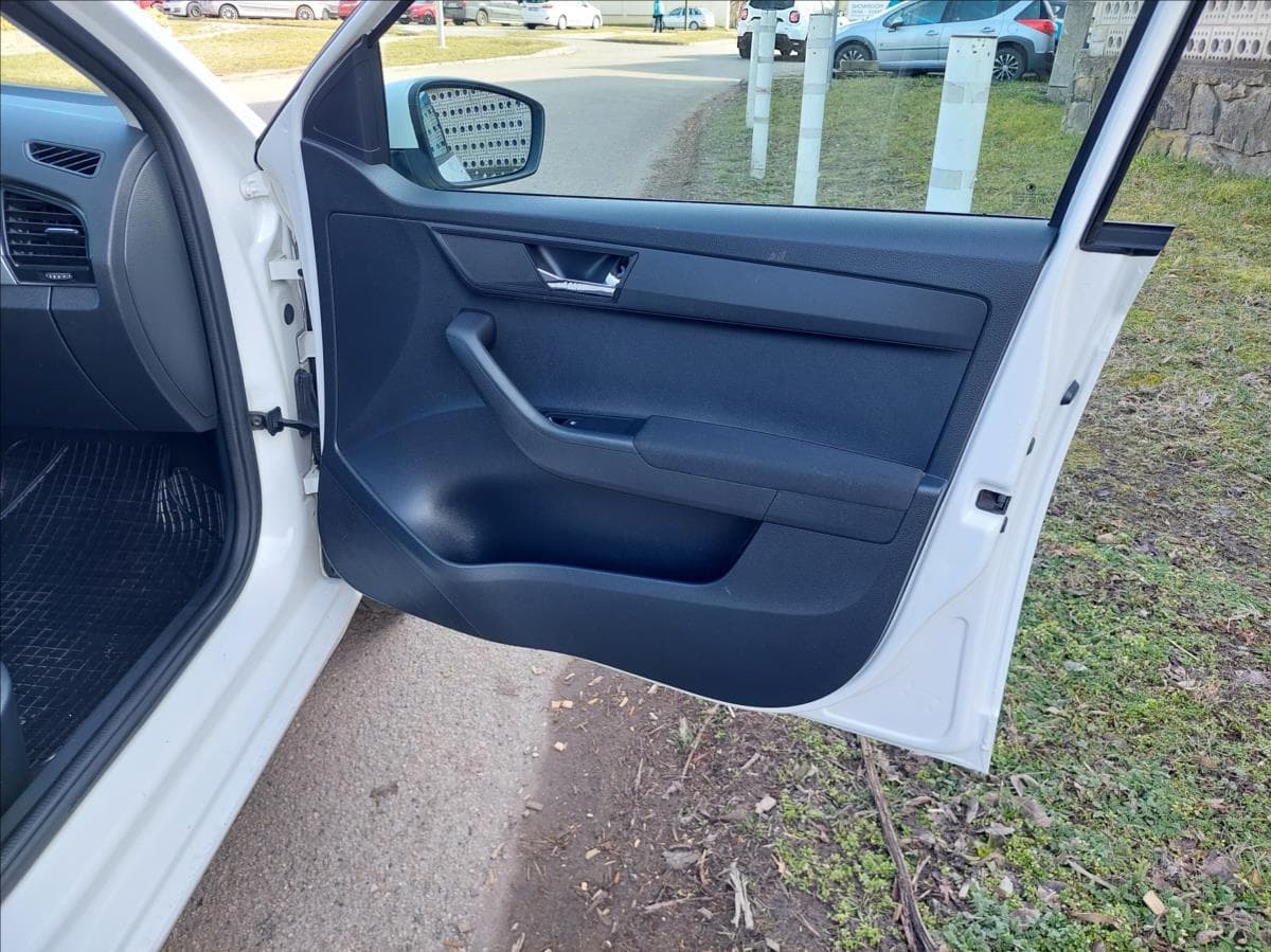 2015 Škoda Fabia - 18