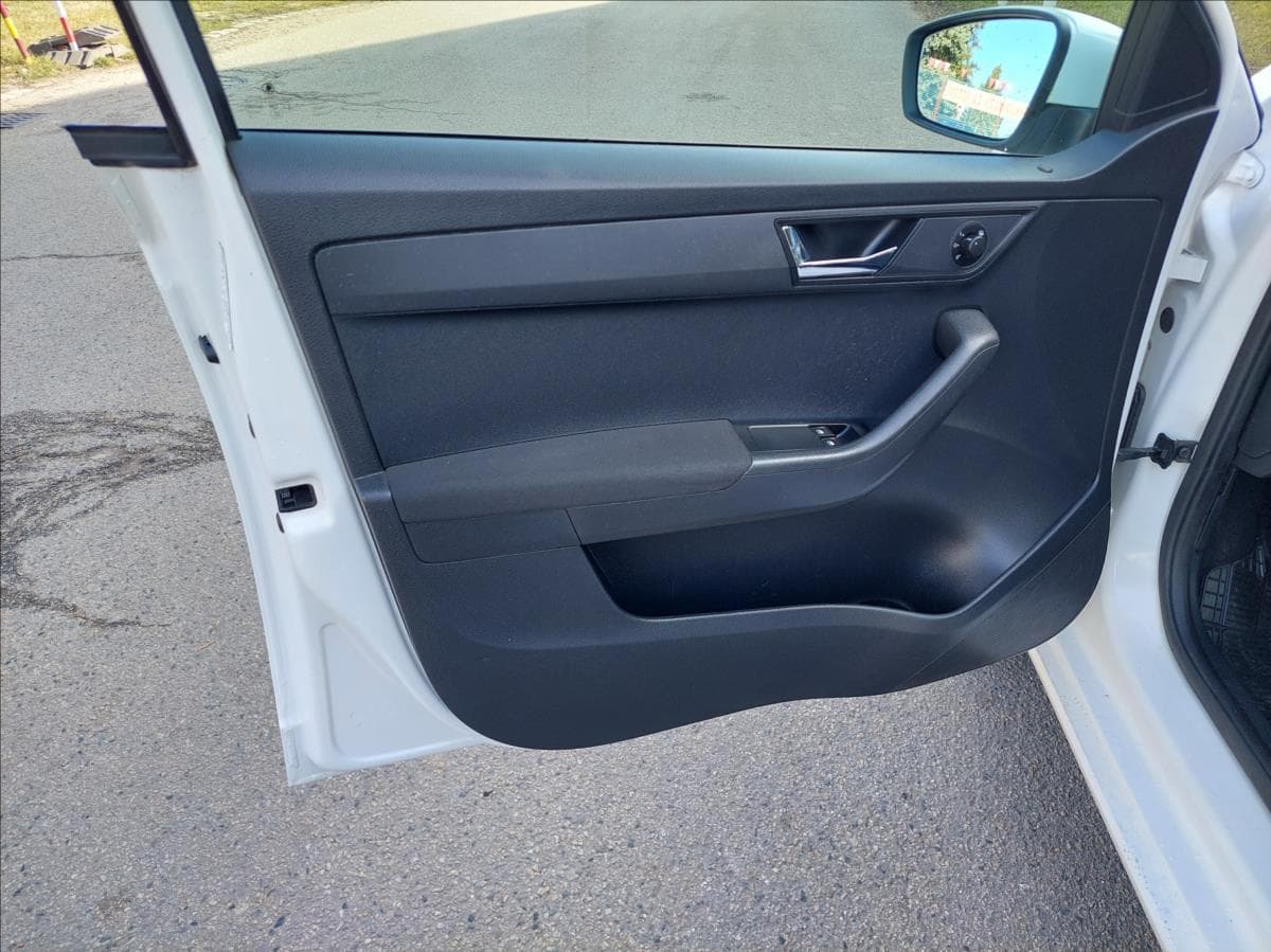 2015 Škoda Fabia - 16