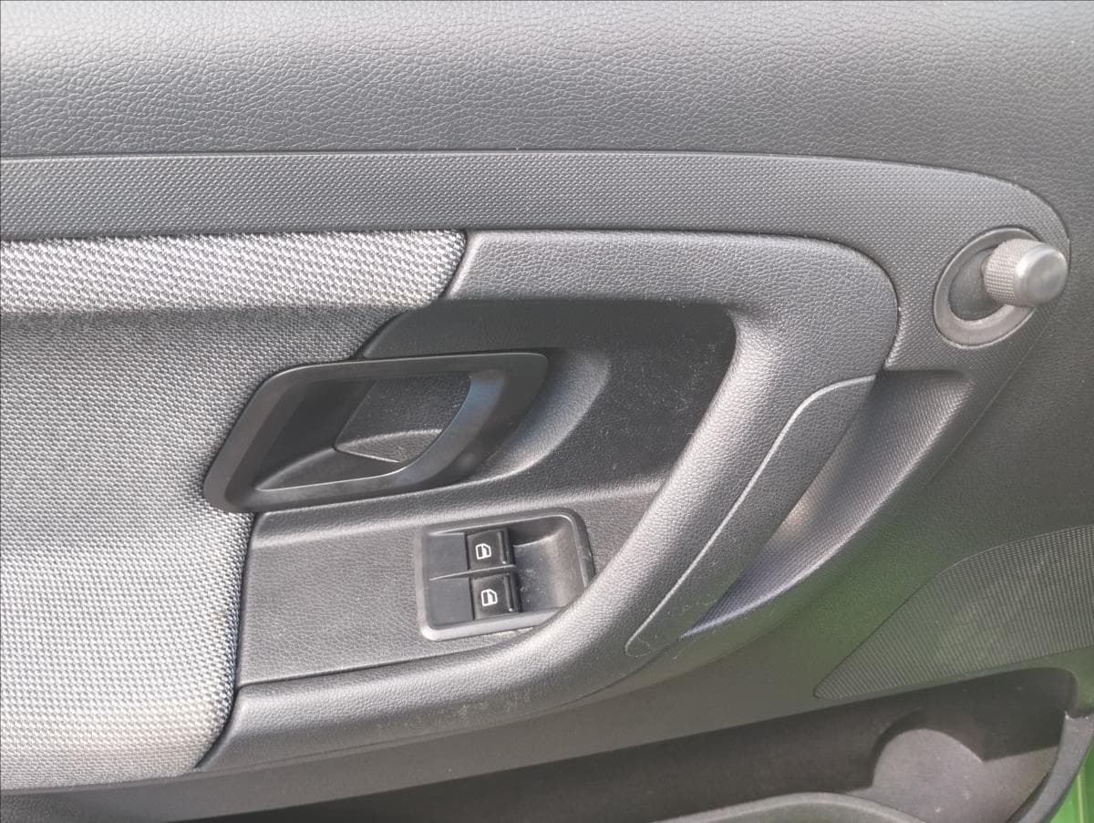 2011 Škoda Fabia - 14