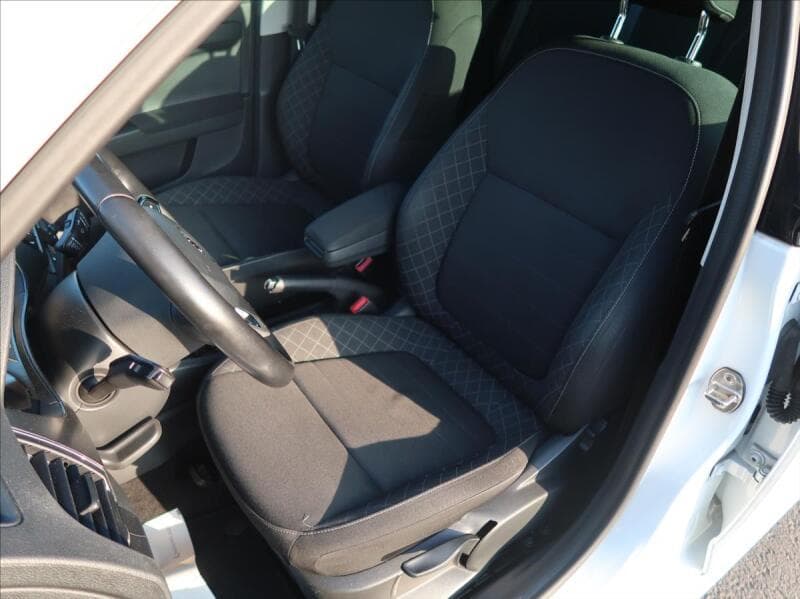 2015 Škoda Fabia - 10