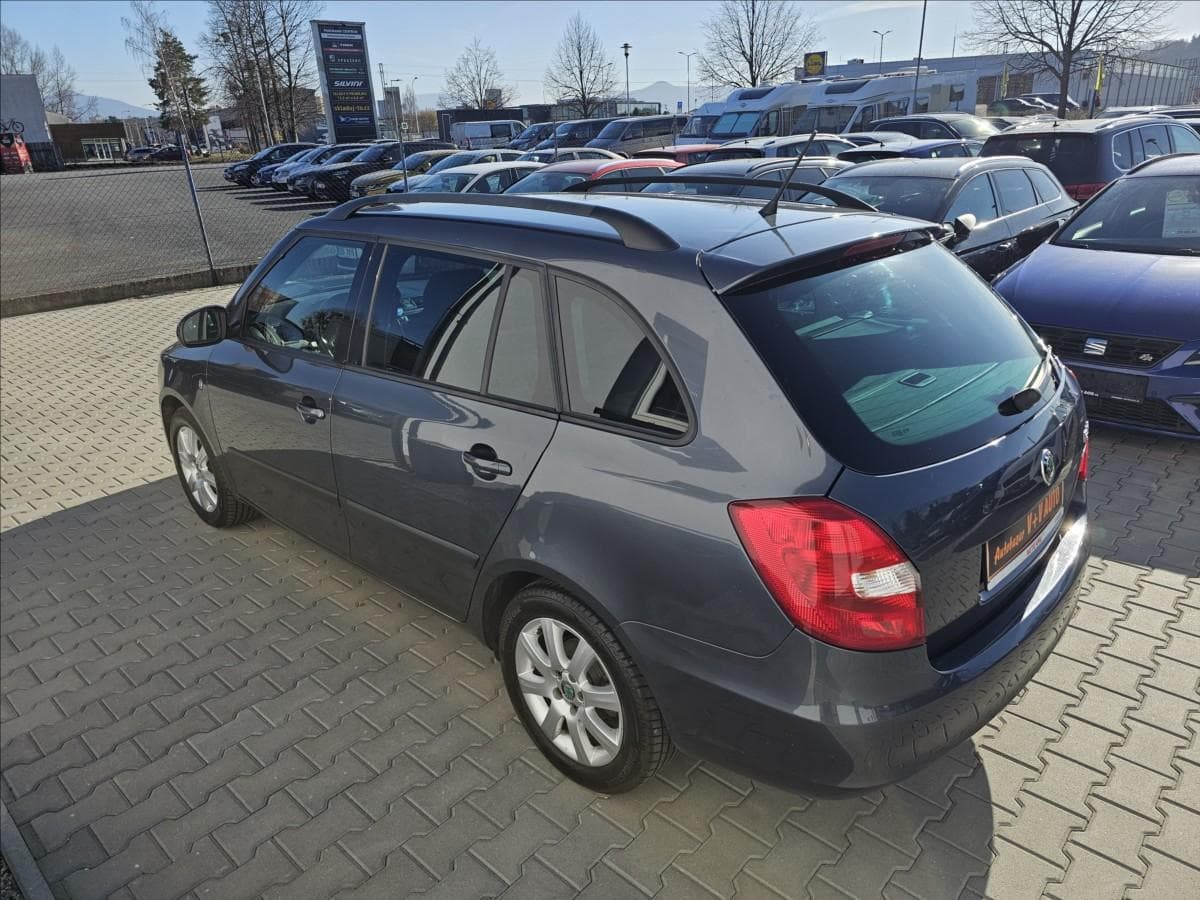 2011 Škoda Fabia - 8