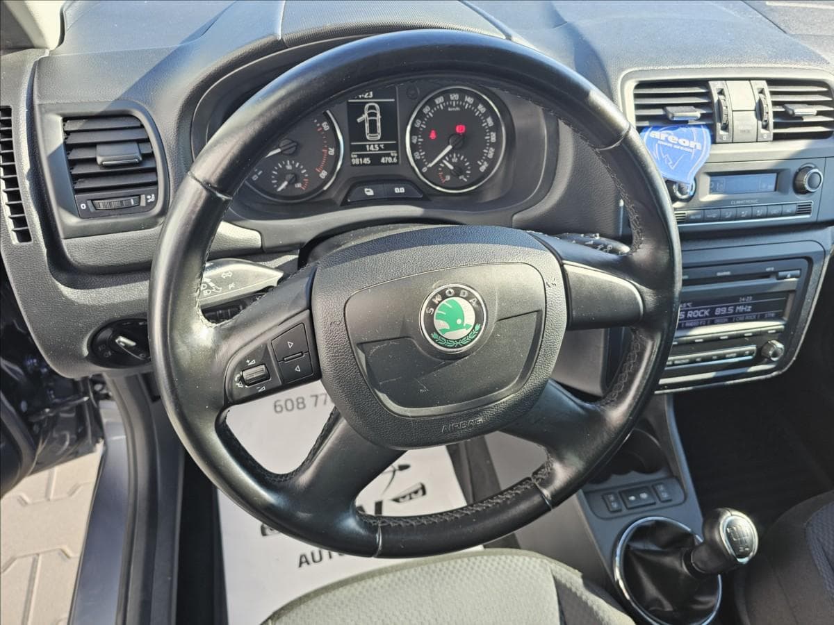 2011 Škoda Fabia - 11