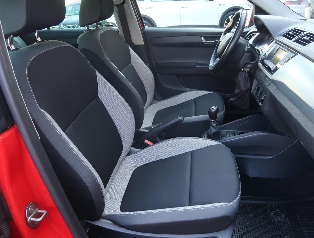2016 Škoda Fabia - 12