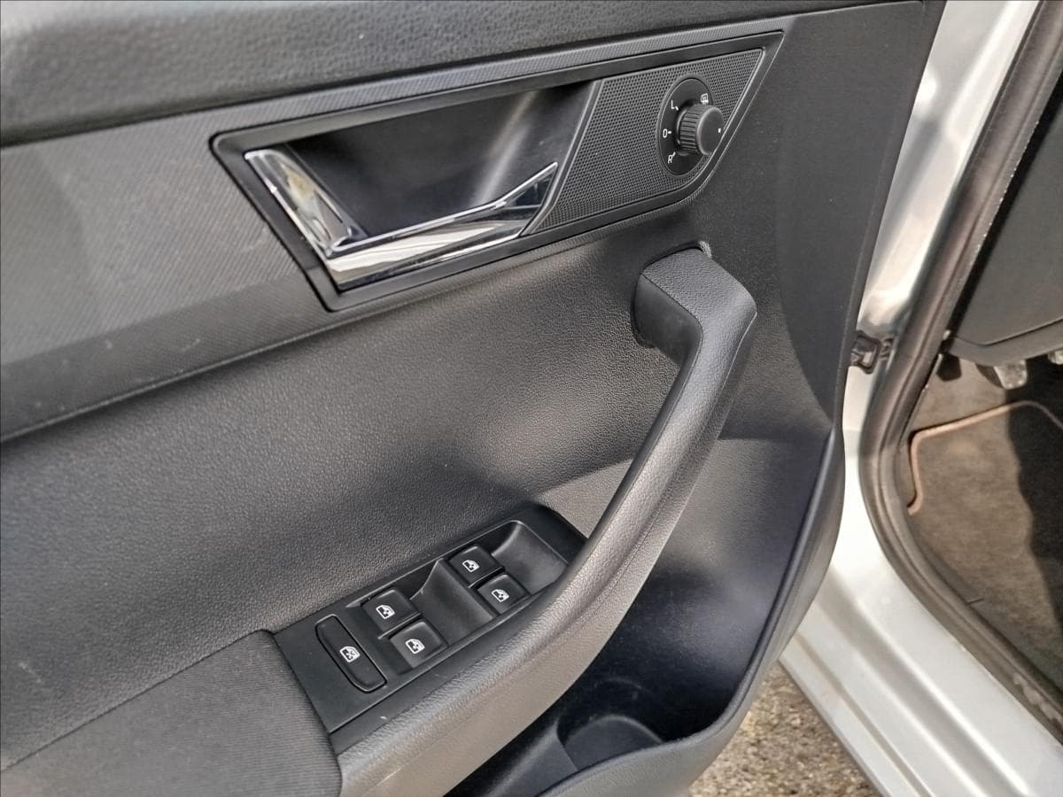 2016 Škoda Fabia - 12