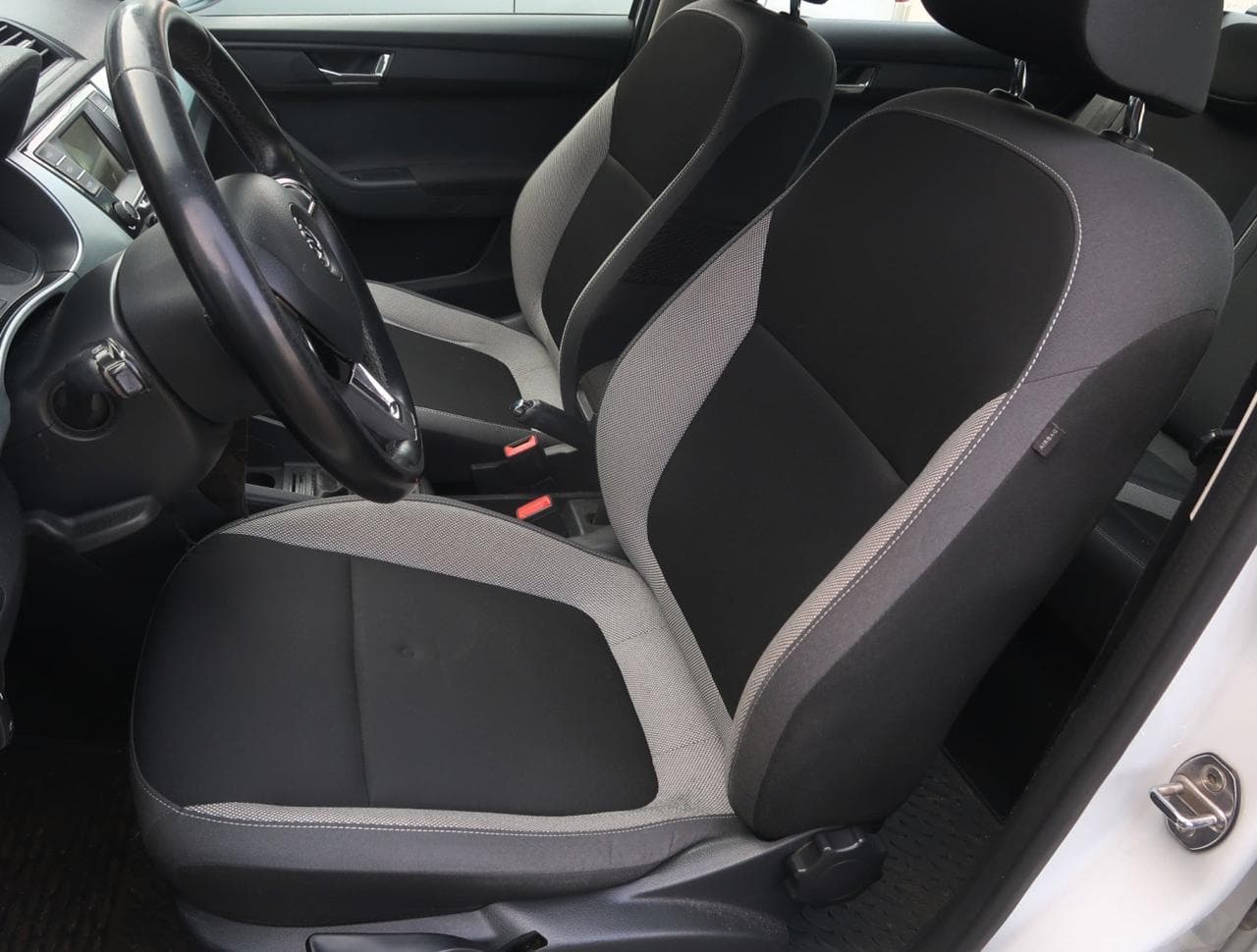 2015 Škoda Fabia - 16