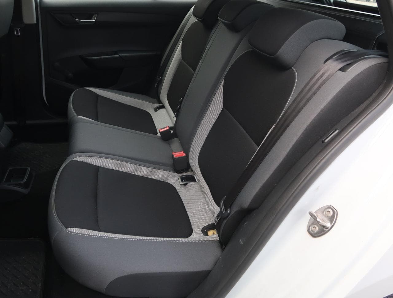 2015 Škoda Fabia - 15