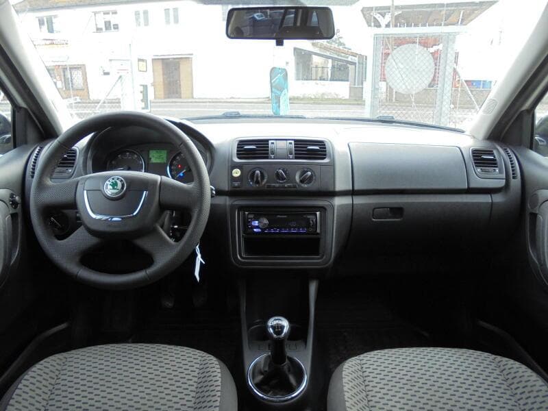2010 Škoda Fabia - 17