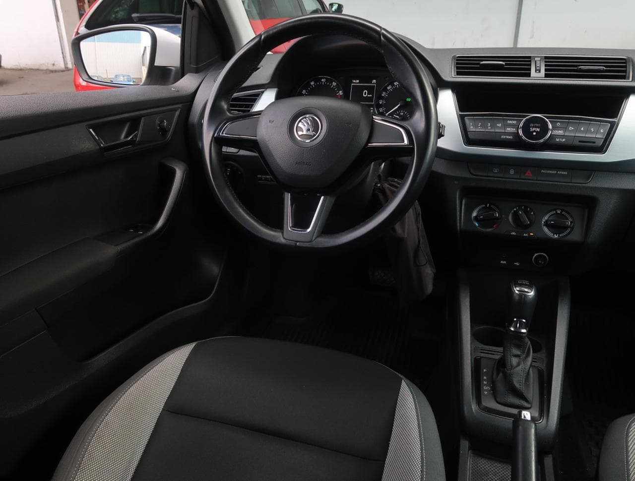 2015 Škoda FABIA - 9