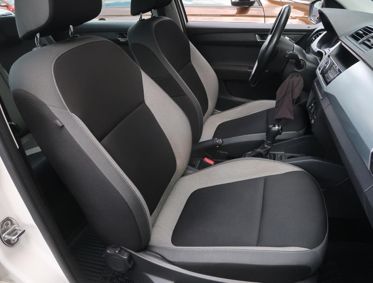 2015 Škoda FABIA - 12