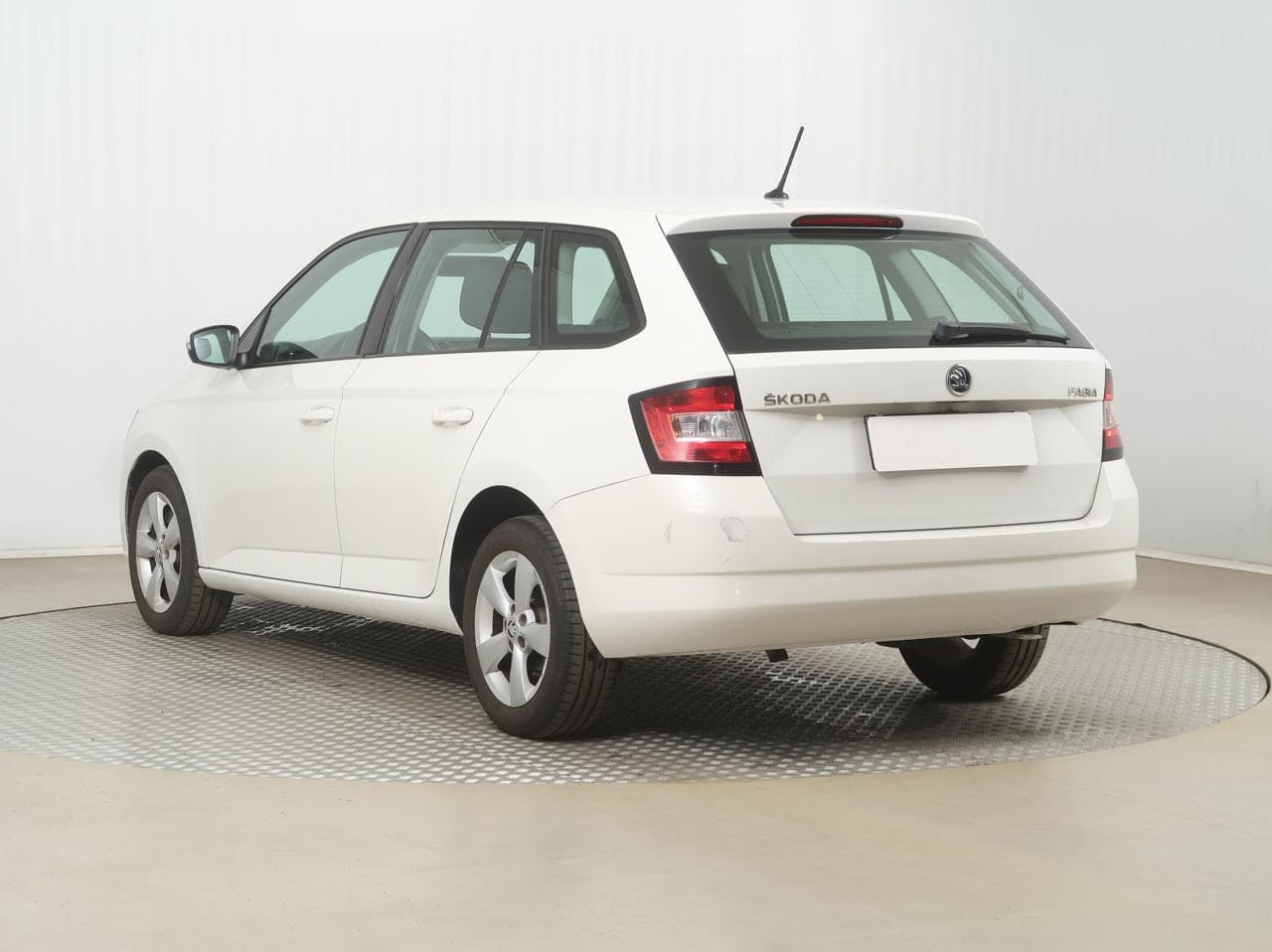 2015 Škoda FABIA - 5