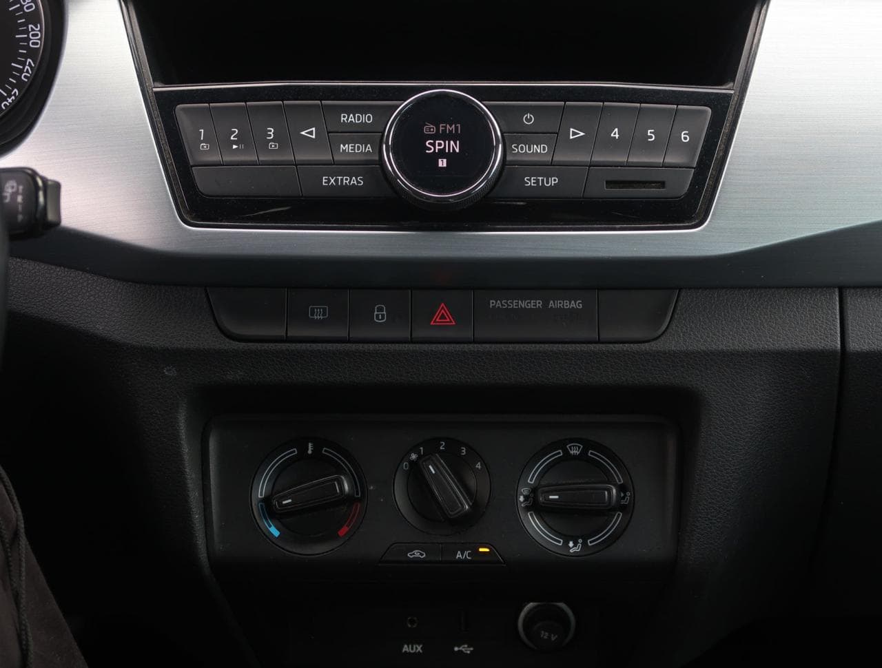 2015 Škoda FABIA - 18