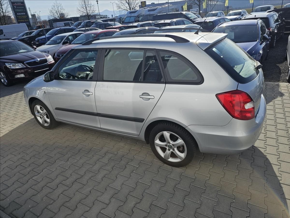 2010 Škoda FABIA - 9