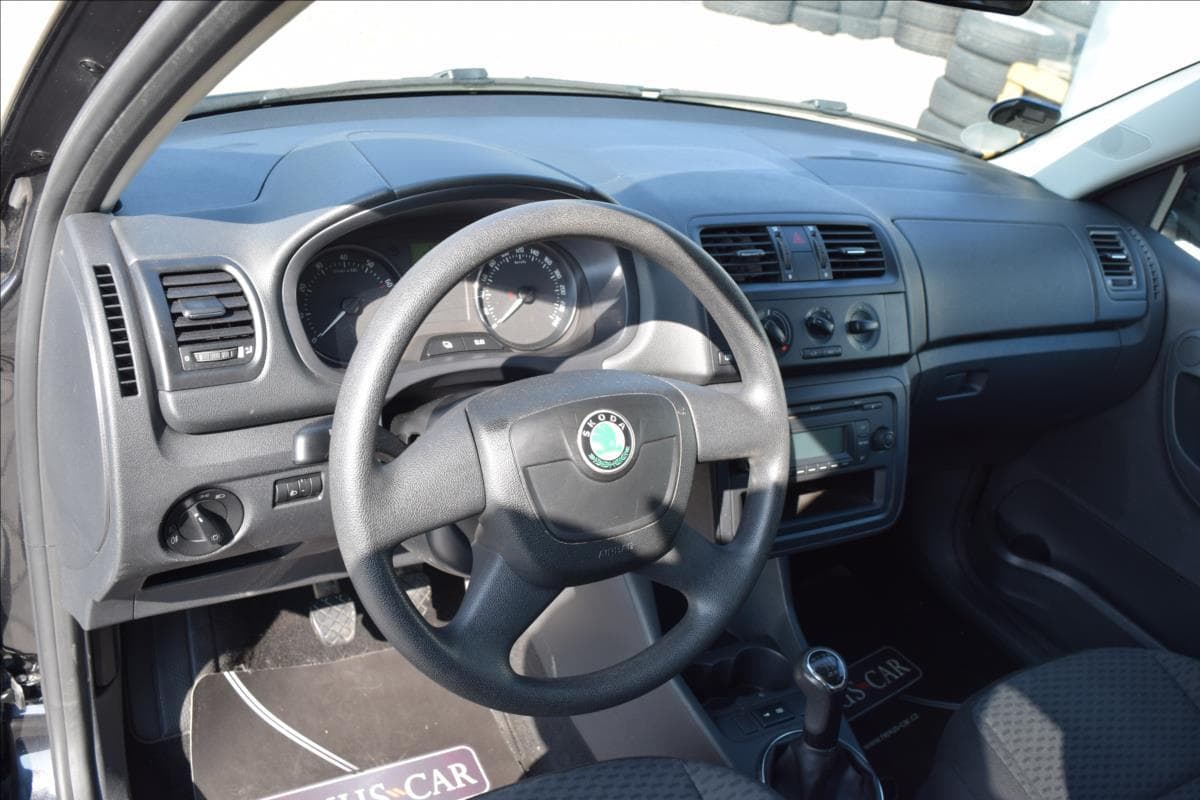 2011 Škoda Fabia - 16
