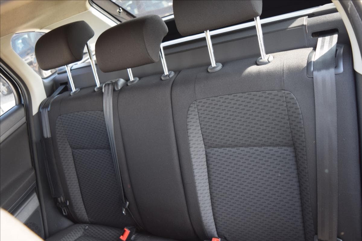 2011 Škoda Fabia - 17