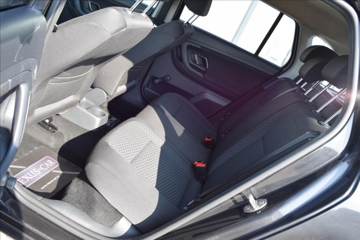 2011 Škoda Fabia - 18