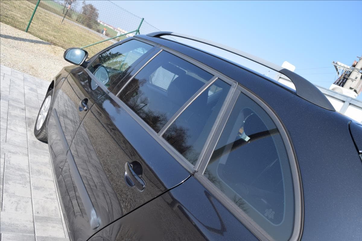 2011 Škoda Fabia - 11