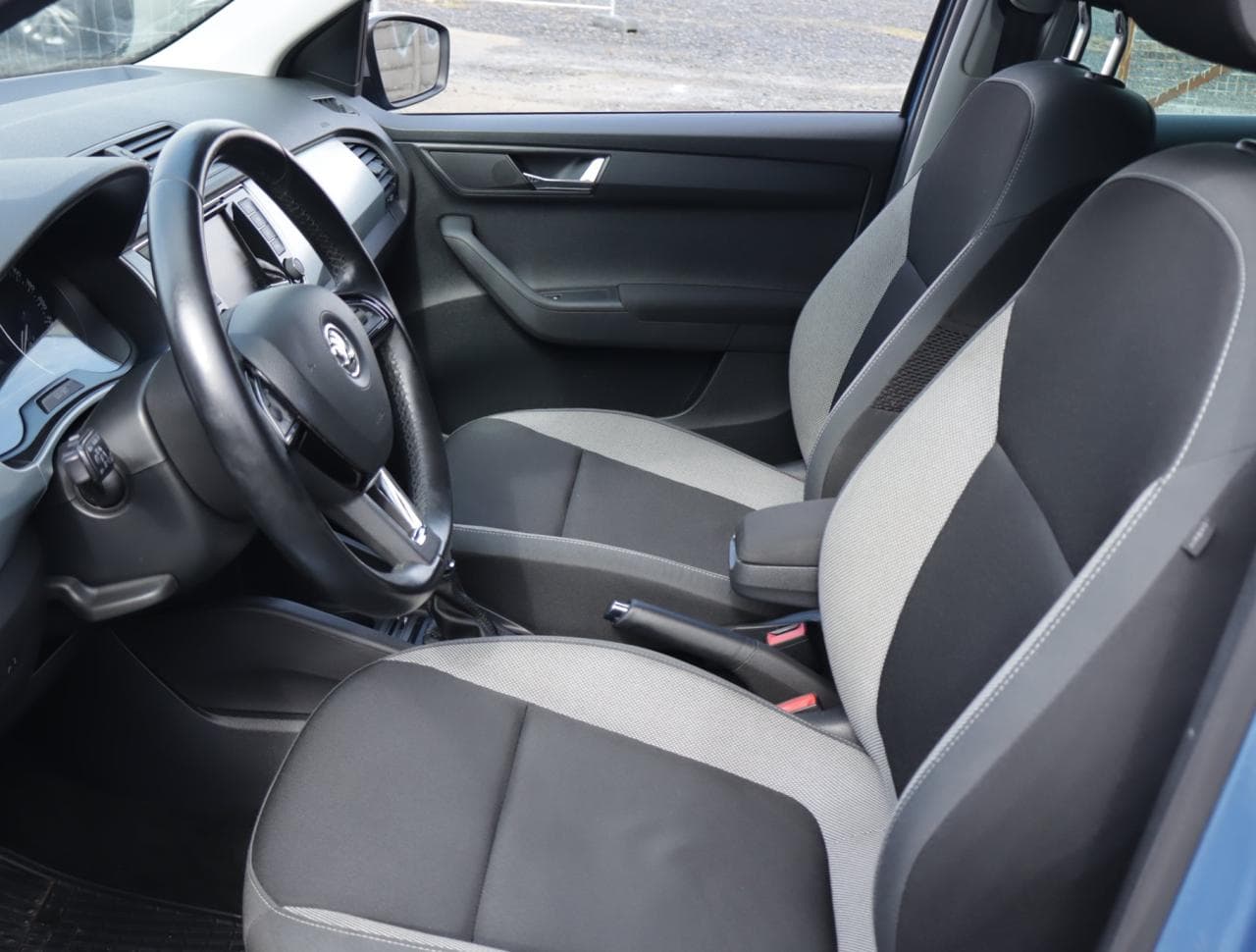 2016 Škoda FABIA - 16