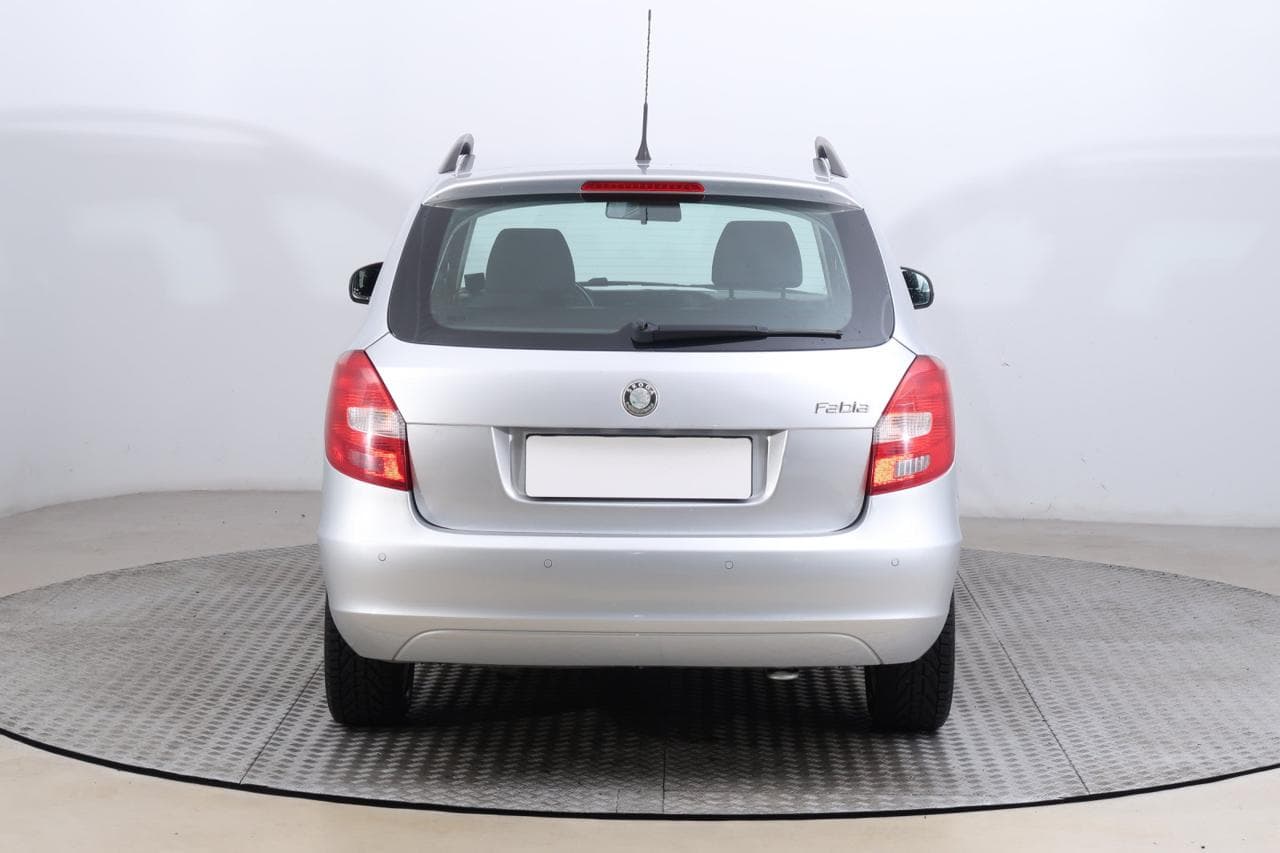 2010 Škoda FABIA - 6