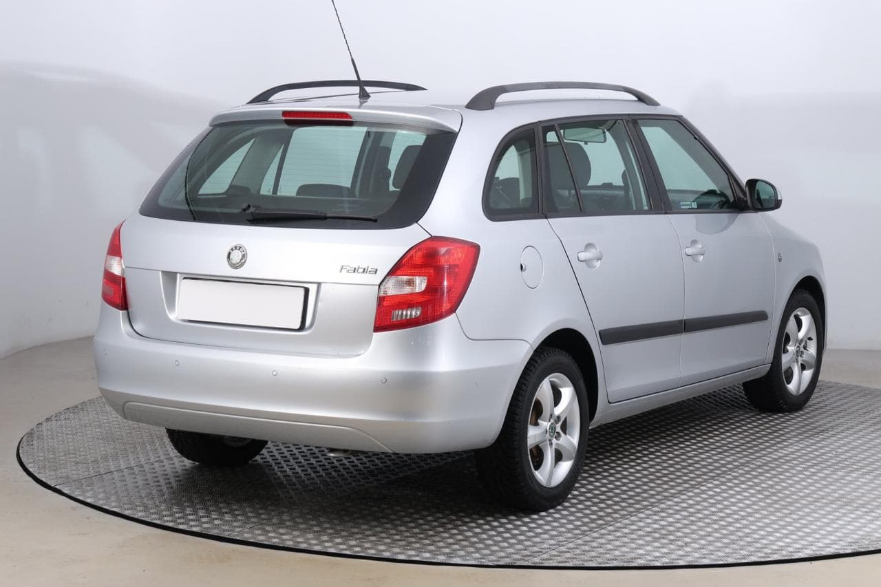2010 Škoda FABIA - 7