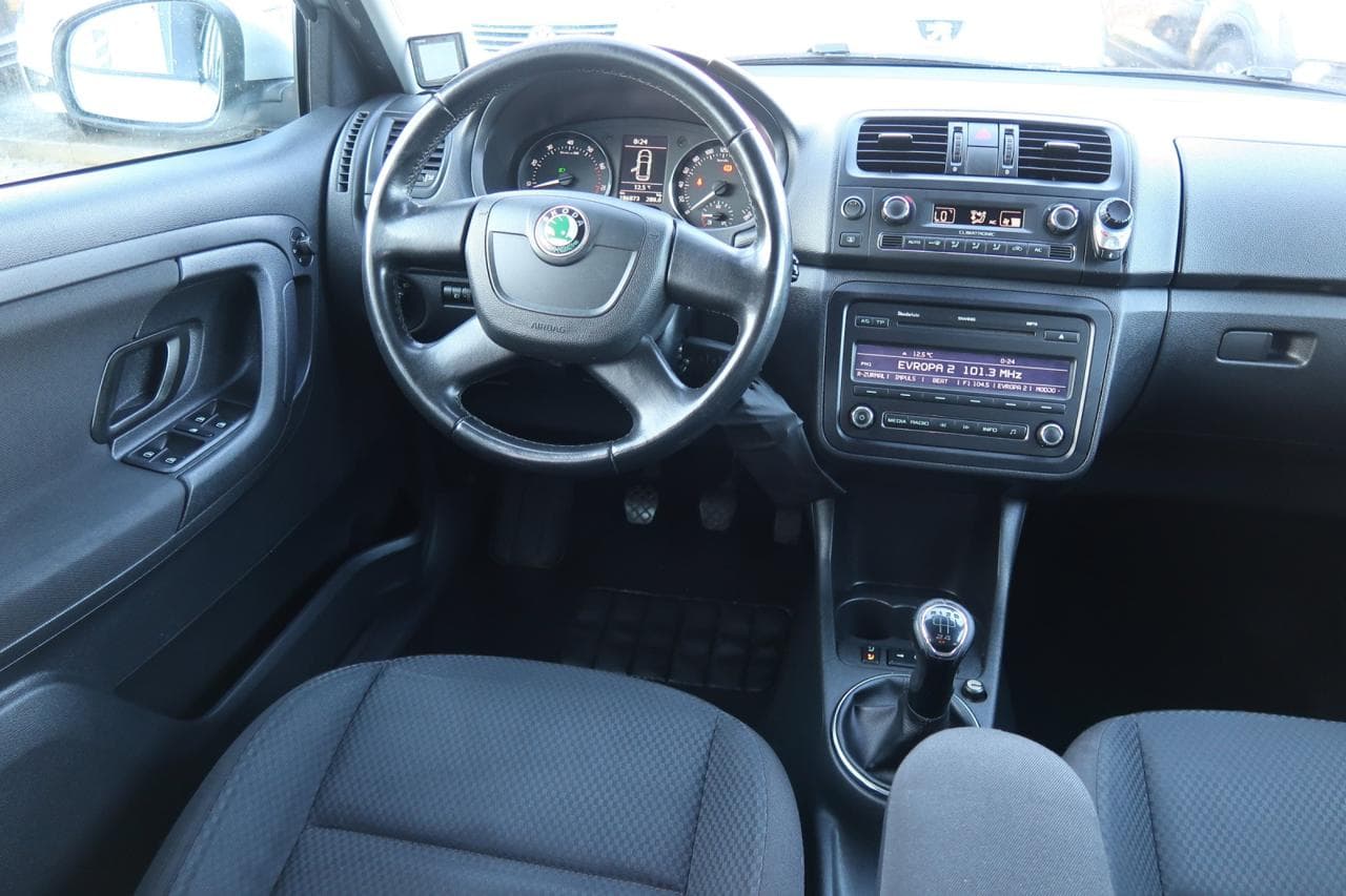 2010 Škoda FABIA - 8