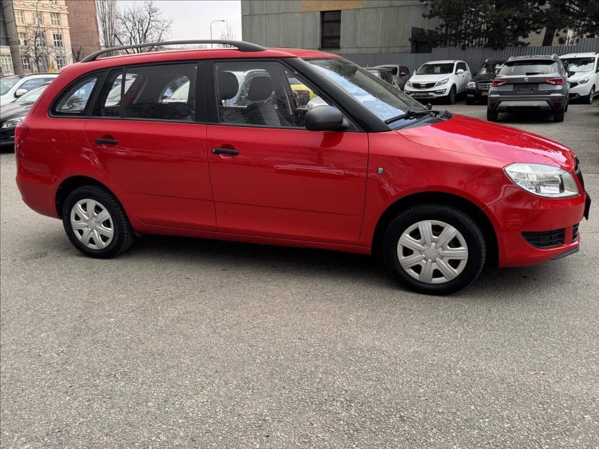 2011 Škoda Fabia - 13