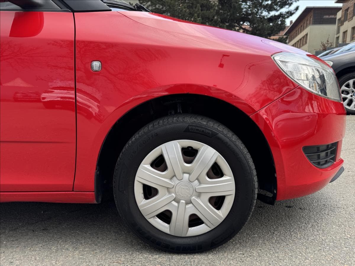 2011 Škoda Fabia - 17