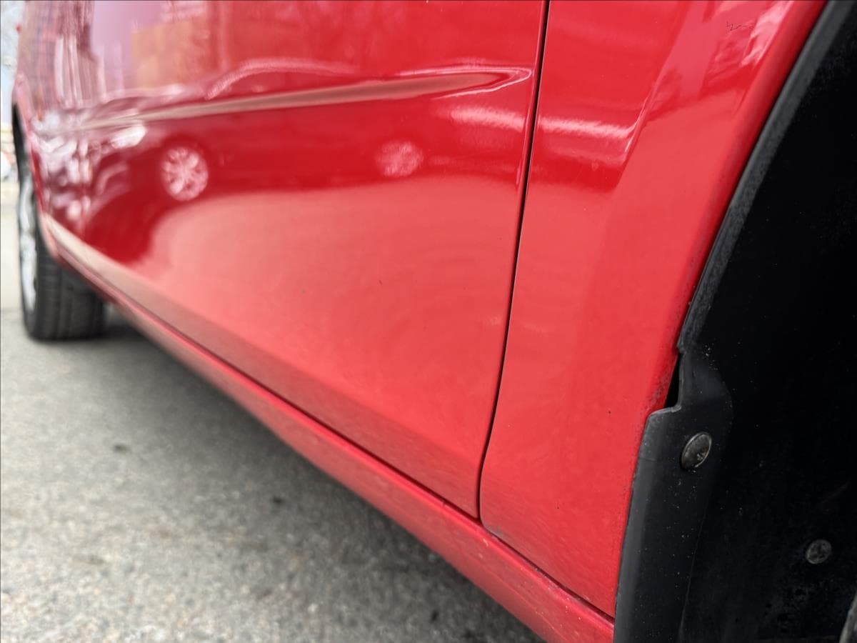 2011 Škoda Fabia - 18