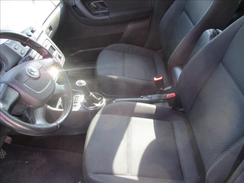 2011 Škoda FABIA - 13