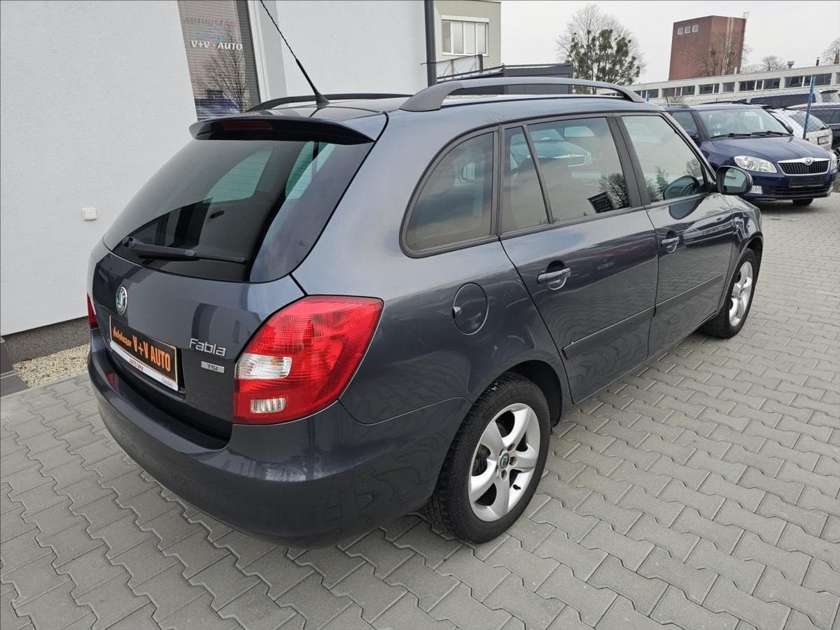 2011 Škoda FABIA - 7