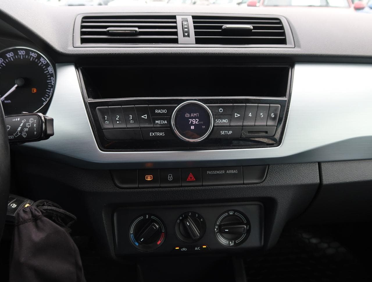 2017 Škoda FABIA - 18